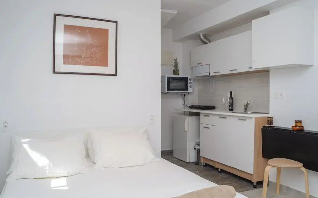 Victor - Adorable Studio with Terrace