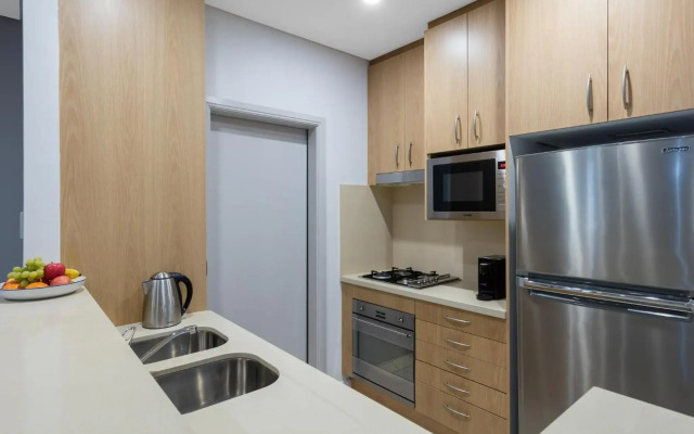Meriton Suites Waterloo