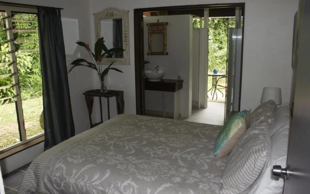 The Chantra Mission Beach B&B – Guest Rooms – Wongaling Beach