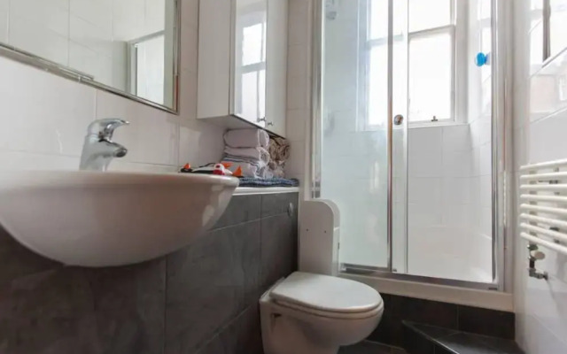 2 Bedroom Apartment Near Edinburgh Castle