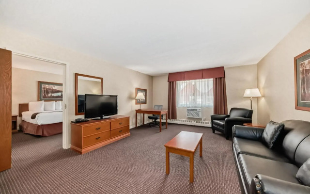 Stony Plain Inn and Suites