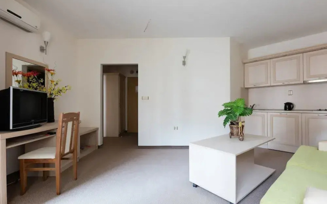 One Bedroom Apartment with Balcony