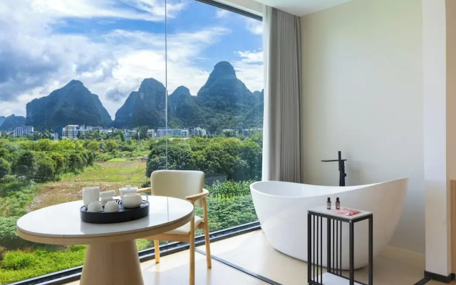 Mountain Search Snow View Hotel