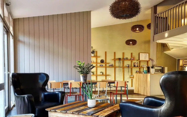 Halt Hotel