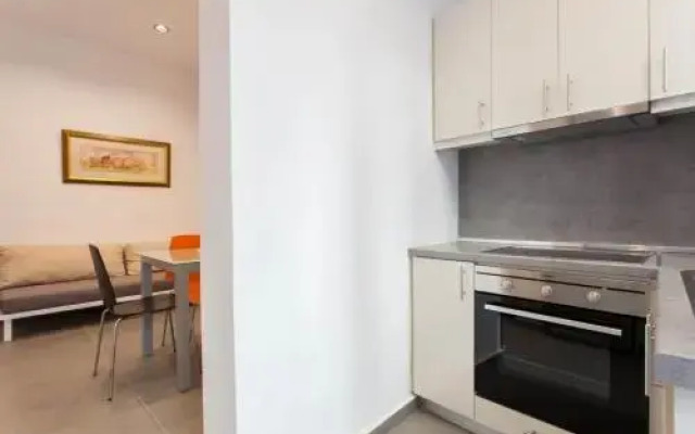 Five-Bedroom House near Acropolis