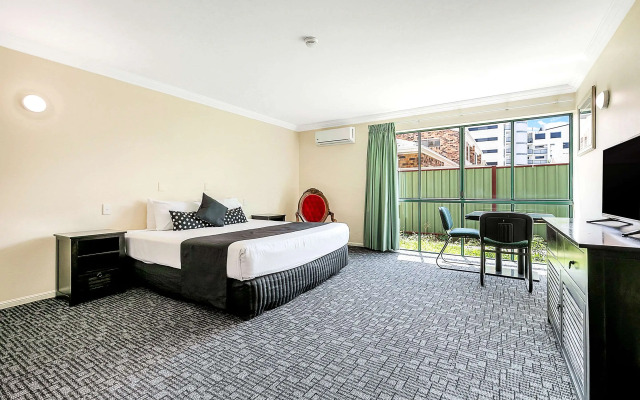 Comfort Hotel Pacific Cleveland