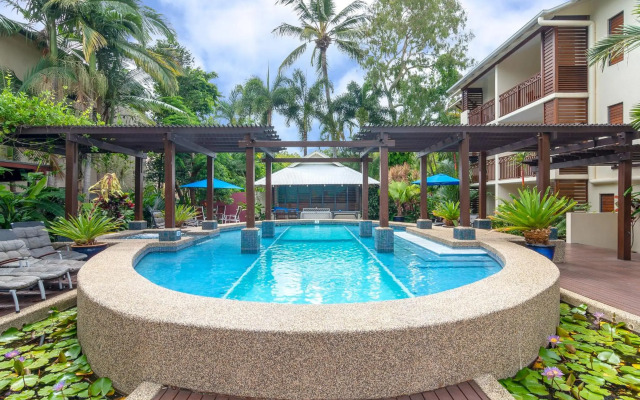 Seascape Holidays at 30 Tropic Style