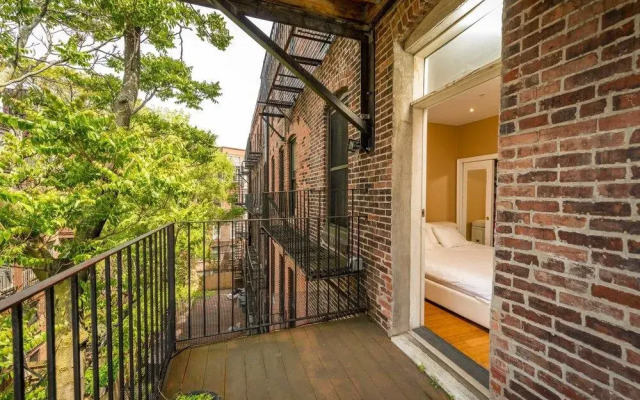 Pelicanstay in Boston Bay Village