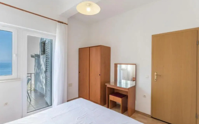 Apartments and rooms Vedra