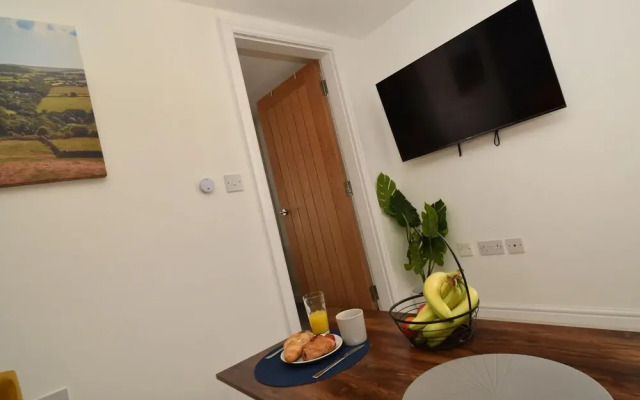 Bollin Suite - Chester Road Apartments by Premier Serviced Accommodation