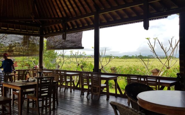 Bona Village Inn