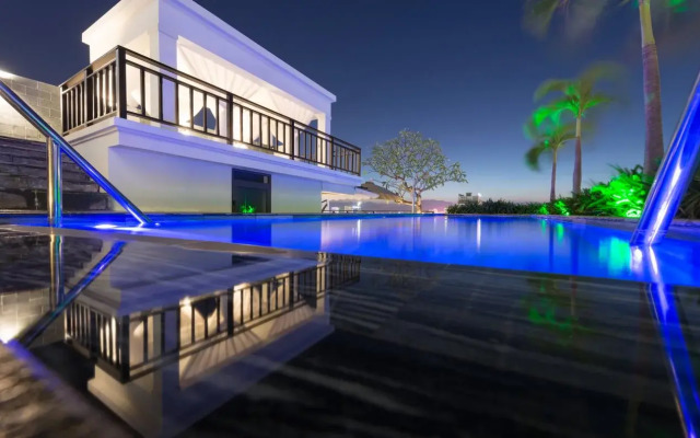 Tokyo Boutique Front Beach Hotel