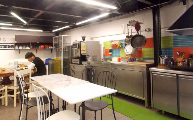 Hostel Colours