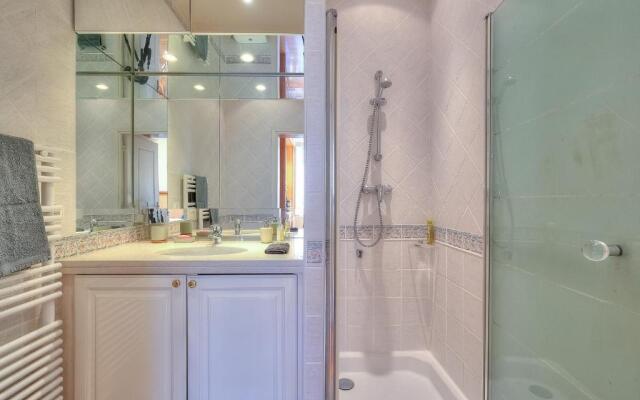 Lumineux Appartement- Carre d'or- Proche mer