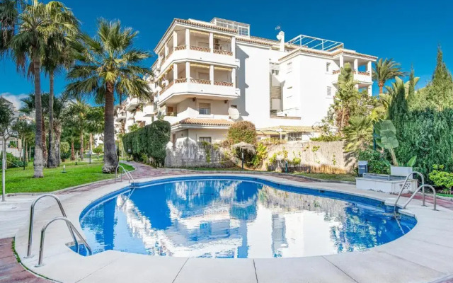 TIMON II, Luxury 3 bedroom Beachside Apartment