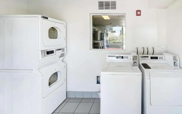 Motel 6 Thornton, CO