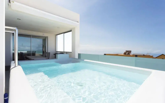 Pool Jacuzzi Home of Tulio