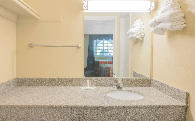 Travelodge by Wyndham Mansfield