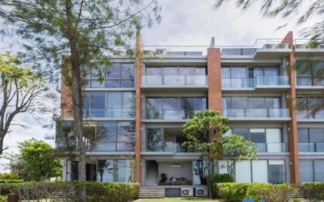 Sandbox Beachfront Villa3