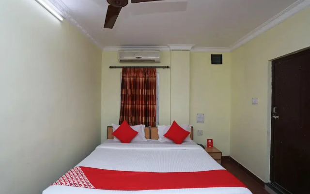 Oyo 28355 Hotel Raj Mahal