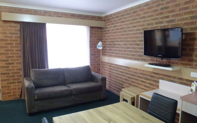 BEST WESTERN Colonial Motor Inn