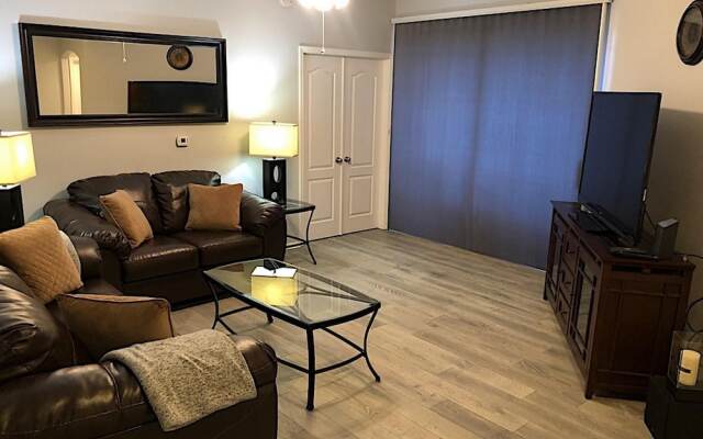 Uptown Simplicity - 3 Bedroom by Casago