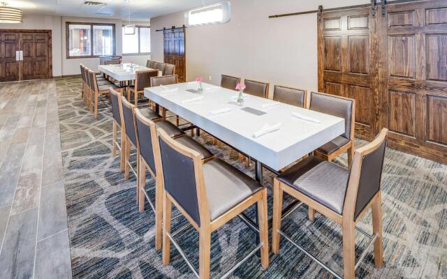 DoubleTree by Hilton Huntington