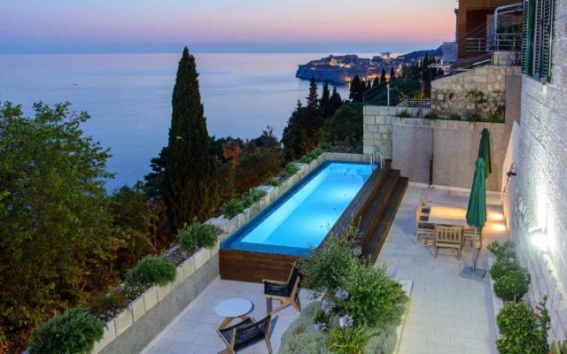 Villa Grande Bukovca - Beautiful 5 bedroom villa - Sea views - Glamorous location