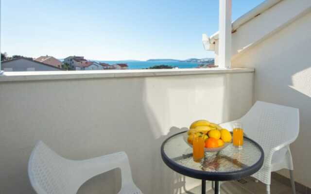 A6 - Spacious apt With the sea View & use of Pool