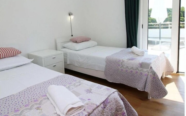 Elvi - Amazing Position & Parking - A4 Gornji