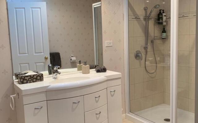 TAURANGA CITY CBD 5TH AVE Elegant Entire Home