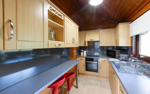 Lady Galloway Lodge 30 with Hot Tub, Newton Stewart