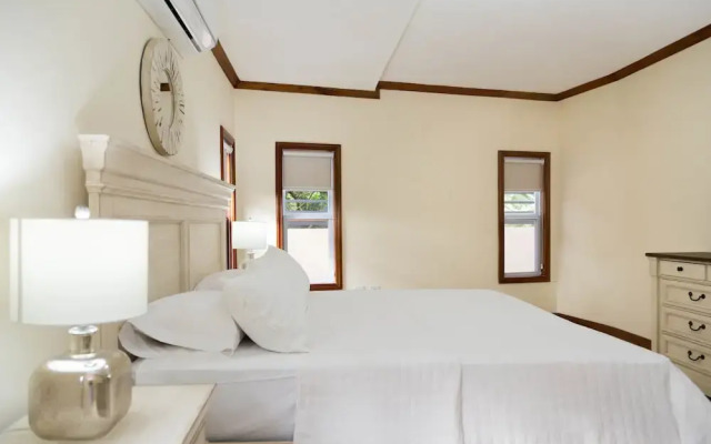Luxury 3 Level Town House
