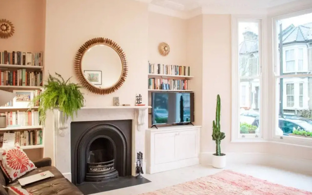 Stunning 5 Bedroom Family Home in East London
