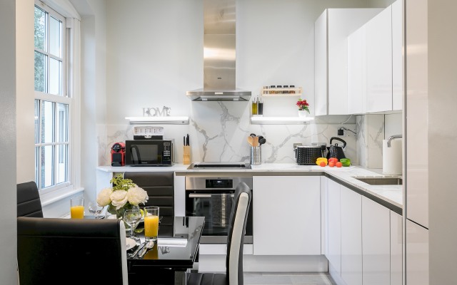 Modern 3-bed apartment in Maida Vale full AC