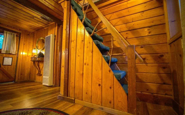 Arrowhead Pine Rose Cabins