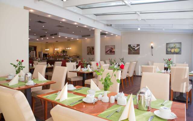 Amedia Frankfurt Russelsheim Trademark Collection by Wyndham
