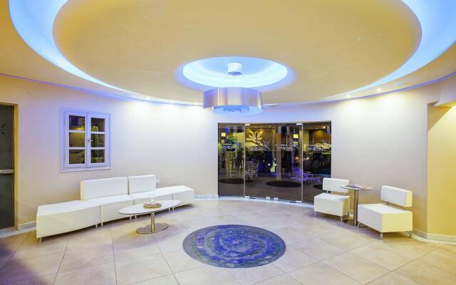 Golden Sun Hotel