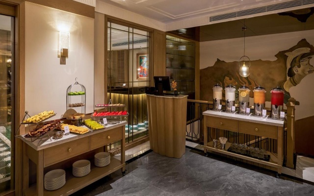 La Siesta Premium Saigon Central – Meal – Ho Chi Minh City