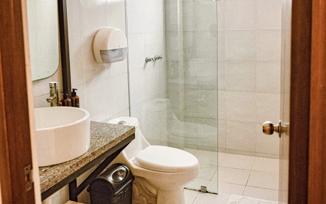 Nomads Hotel, Hostel & Rooftop Pool