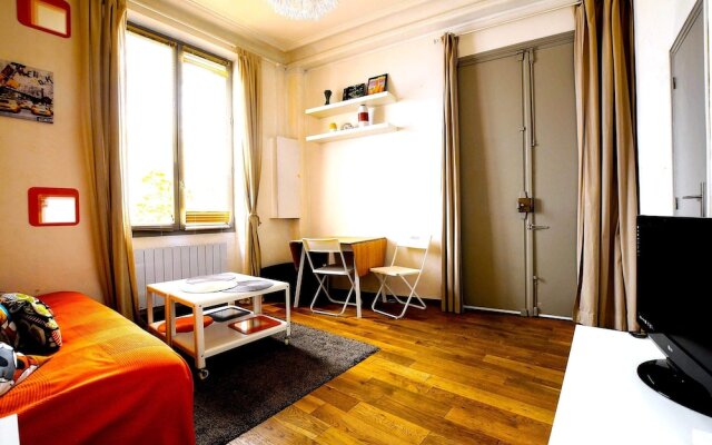 Rustic 1 Bedroom Apartment in Montmarte