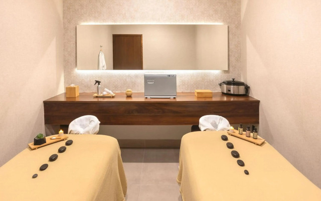 Courtyard By Marriott Mazatlan Beach Resort