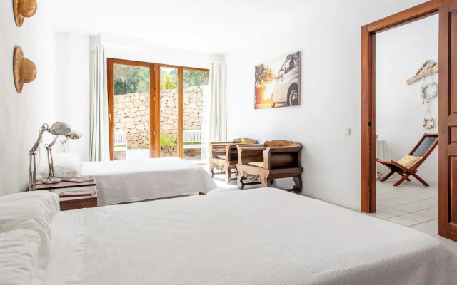 San Josep 6-bed Villa, Sleeps 14, Pool & Sea View