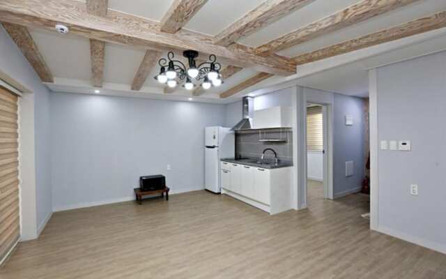 Taean Solbatgil Pension