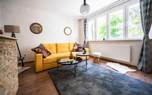 Design Studio Apartment Near the Center