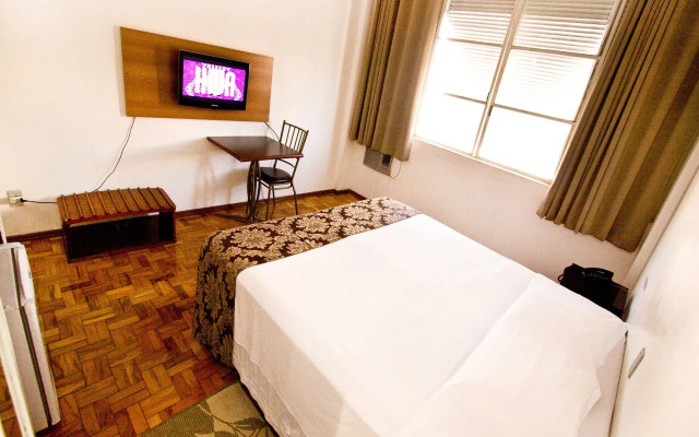 Turrance White Hotel
