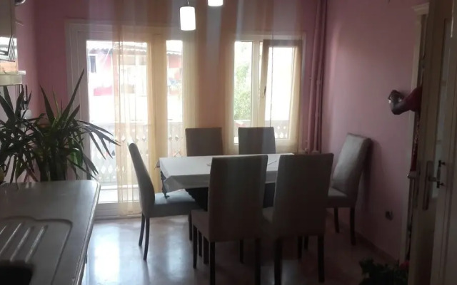 Turquoise Family Suites Apartment