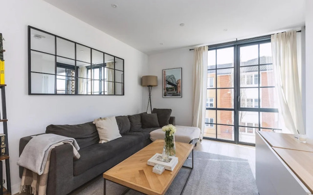 Stylish Hackney Wick Apartment With Terrace
