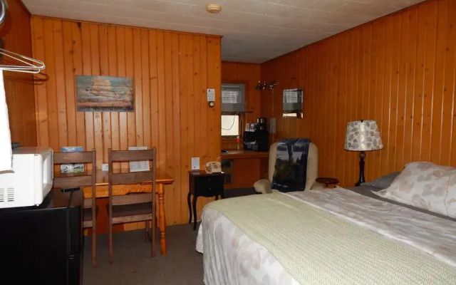 Brookside Motel