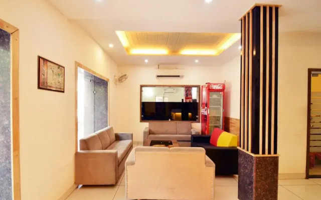 OYO 1676 Hotel Royal Punjab